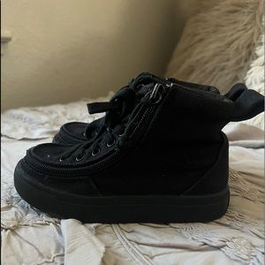 Billy classic lace high size 10M black. Lightly used in good condition.